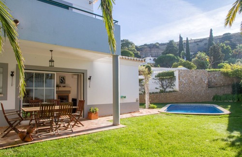 Praia da Luz Villa | Vila Aurora - Pet-Friendly 3 Bedroom Villa Near the Beach