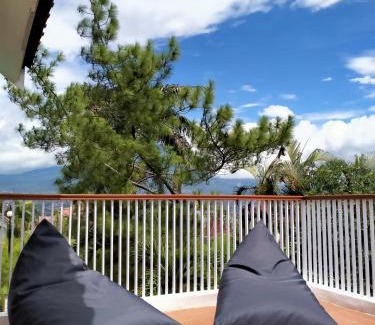 Ngaglik House | Relaxing Retreat at Vila Batu Bale-Bale with Pool & Breakfast