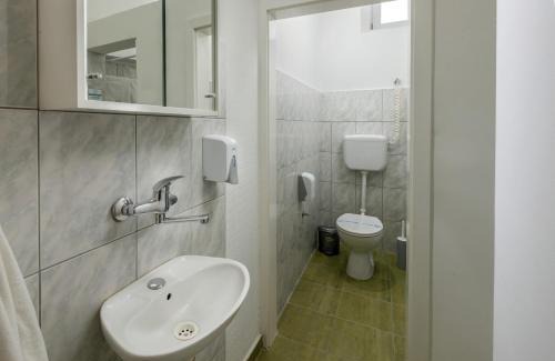 Becej Apartment | Child-Friendly Vila Bor: Guest Rated 10/10 for Comfort