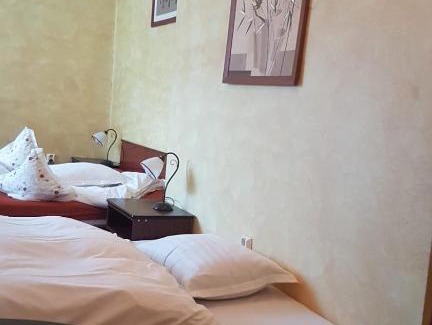Cheia Resort | Vila Bratocea: Guest Favorite with Pool & Restaurant