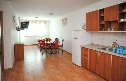 Caska Apartment | Cozy Vila Caska - Perfect Retreat near Zrce Beach & Pool