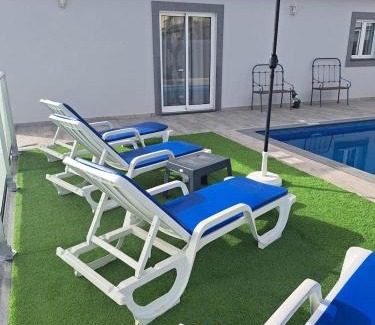 Estreito da Calheta Villa | Relax at Vila Castro: 4-Star Oceanfront Retreat