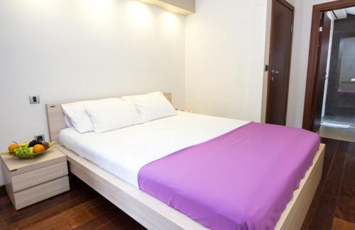 Maini House | Vila Centar: Pet-Friendly Retreat with Hot Tub & Dining