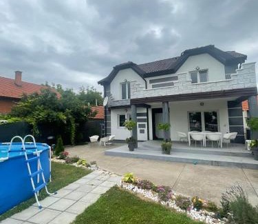 Bijeljina Villa | Pet-Friendly Vila City: Family Comfort with Breakfast & More