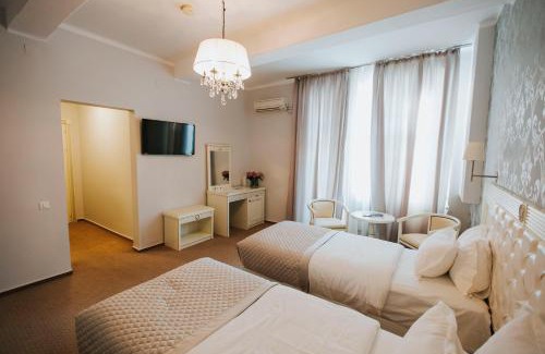 Bucharest City-Centre Hotel | Relaxing Vila Cornelia: Spa, Restaurant & Family-Friendly