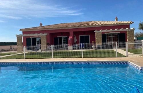 Silves Apartment | Oceanfront Paradise at Vila da Mesa - Rated 9.2/10!