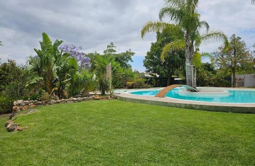 Portimao Apartment | Discover Vila das Pétalas with Oceanfront Pool Access