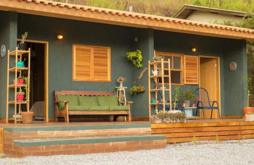Sao Bento do Sapucai Ski Chalet | Vila do Lago: Guest Rated 9.4, Pet-Friendly Retreat