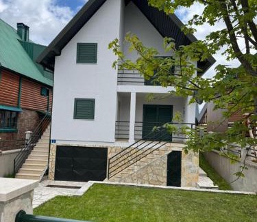 Zabljak Villa | Guest Rated 10/10: Vila Dunja Durmitor Awaits You