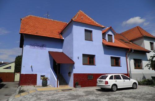 Valtice House | Inviting Vila Edith Valtice: Top-Rated with Breakfast Included