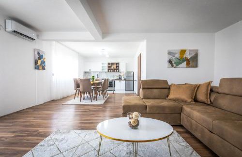Gevgelija Apartment | Pet-Friendly Vila Elena: Guest Rated 9.8/10 for Families