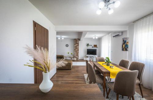 Gevgelija Apartment | Pet-Friendly Vila Elena: Guest Rated 9.8/10 for Families