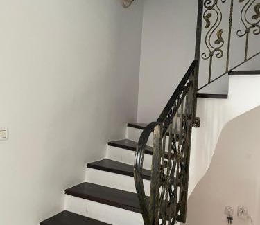 Techirghiol House | Vila Elena: Guest Rated 10/10 & Family-Friendly Retreat