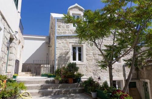 Brela Villa | Experience Vila Eli: Oceanfront Bliss with Top Amenities