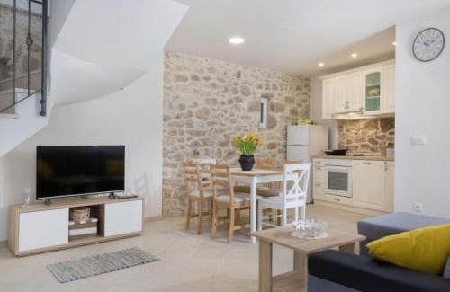 Brela Villa | Experience Vila Eli: Oceanfront Bliss with Top Amenities