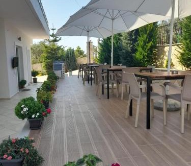Ksamil House | Child-Friendly Stay at Vila Ervin First Floor - 10/10 Rating