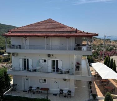 Ksamil House | Child-Friendly Stay at Vila Ervin First Floor - 10/10 Rating