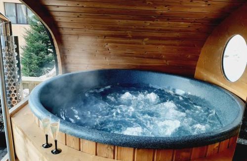 Ranca Villa | Cozy Vila Esperia Rânca: Family-Friendly with Hot Tub