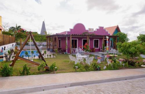 Monte das Gameleiras Villa | Family-Friendly Vila Feliz: Pet & Pool Amenities Await!