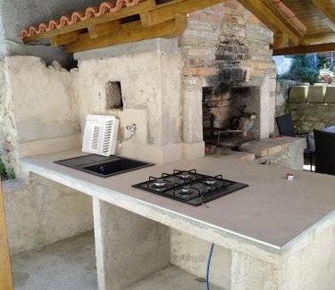 Susak Apartment | Family-Friendly Vila Flora: Rated 9/10 with Kitchen Access