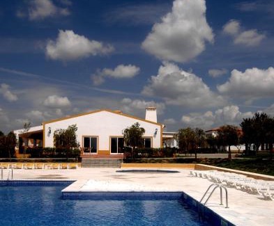 Albernoa Hotel | Relax at Vila Gale Alentejo Vineyard - Pool & Spa Retreat