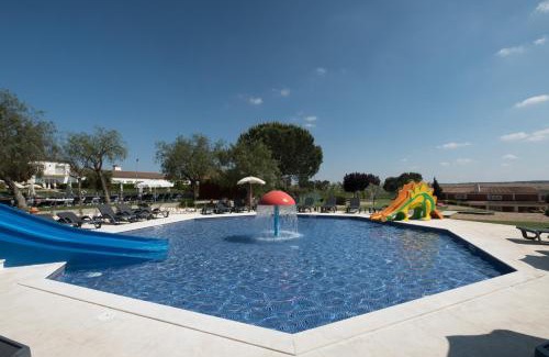Albernoa Hotel | Relax at Vila Gale Alentejo Vineyard - Pool & Spa Retreat