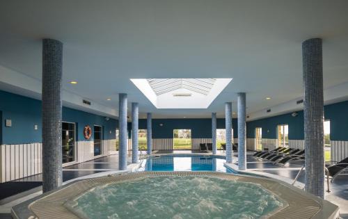 Albernoa Hotel | Relax at Vila Gale Alentejo Vineyard - Pool & Spa Retreat