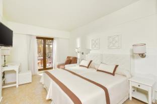 Punta del Moral Hotel | Relax at Vila Gale Isla Canela: Oceanfront Bliss Awaiting
