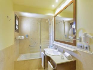 Punta del Moral Hotel | Relax at Vila Gale Isla Canela: Oceanfront Bliss Awaiting