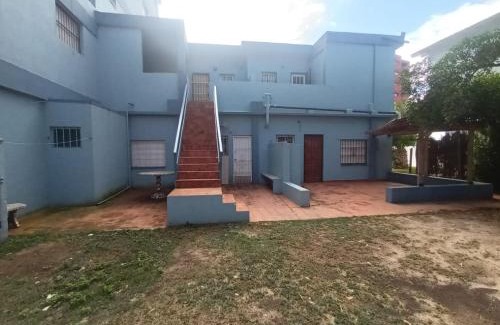 Villa Gesell Apartment | Vila Gesell: Central Location Near Beach, Pet-Friendly Stay