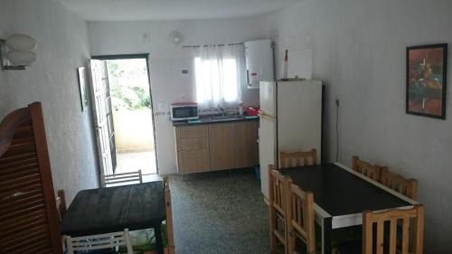 Villa Gesell Apartment | Vila Gesell: Central Location Near Beach, Pet-Friendly Stay