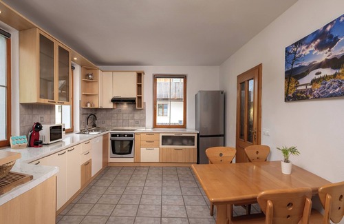 Bled House | Vila Grad Bled: Bikes, Sauna & Hot Tub Await You