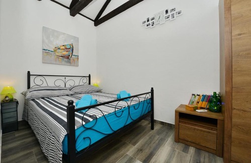 Policnik Villa | Discover Vila Green Oasis Miro: Family-Friendly Oceanfront Retreat