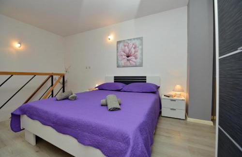 Policnik Villa | Discover Vila Green Oasis Miro: Family-Friendly Oceanfront Retreat