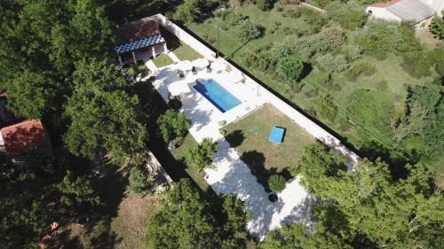 Policnik Villa | Discover Vila Green Oasis Miro: Family-Friendly Oceanfront Retreat
