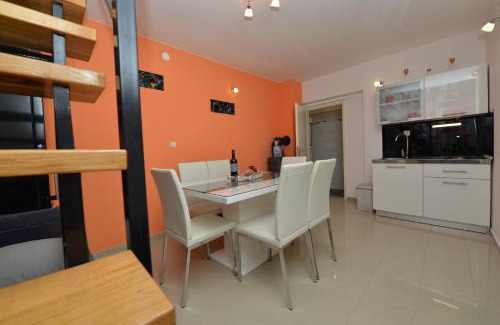 Policnik Villa | Discover Vila Green Oasis Miro: Family-Friendly Oceanfront Retreat