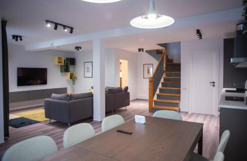 Busteni Villa | Enchanting Vila Happy Busteni: Family-Friendly 4-Star Stay