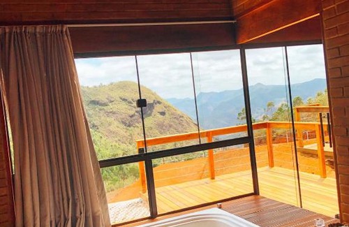 Santa Teresa Cabin | Pet-Friendly Vila Italliana Chalés with Hot Tub Luxury