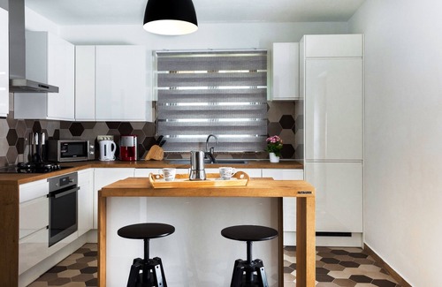 Nedescina Villa | Relaxing Vila Jadran: Family-Friendly Holiday Home in Nedešćina