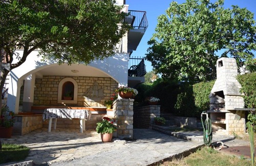 Sveti Filip i Jakov House | Guest Rated: Vila Jelena Studio Apartments in Sv Filip i Jakov