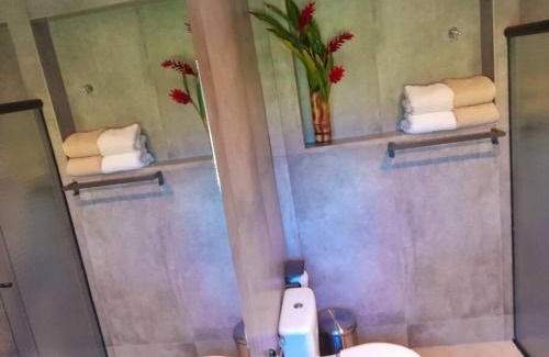 Iporanga House | Discover Vila Koh Phi Phi: Family-Friendly Paradise with Pool