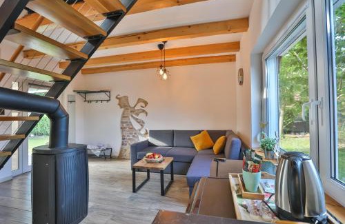 Ogulin House | Explore Vila Kosjenka: 4-Star Lakefront Retreat