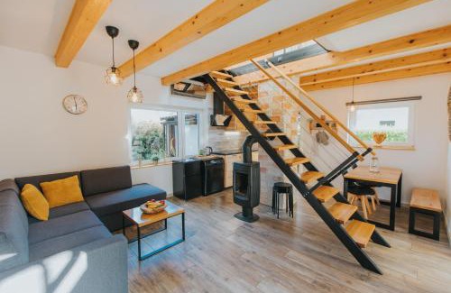 Ogulin House | Explore Vila Kosjenka: 4-Star Lakefront Retreat