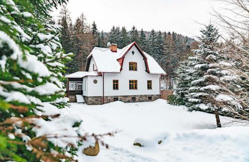 Loucna nad Desnou Apartment | Discover Vila Kouty: Family-Friendly Stay with High Ratings
