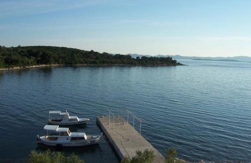 Kukljica Apartment | Oceanfront Vila Kuncabok: Guest Rated 9.8/10 Experience