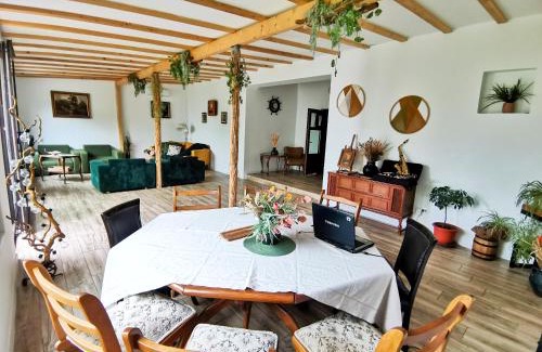Navodari House | Vila Lac III: Guest Rated 10/10 with Pet-Friendly Amenities