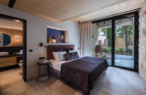 Strunjan Apartment | Pet-Friendly Vila Laguna Strunjan with Oceanfront Spa