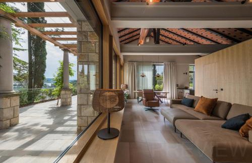 Strunjan Apartment | Pet-Friendly Vila Laguna Strunjan with Oceanfront Spa