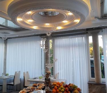 Postojna House | Unforgettable Stay at Vila Lemic Postojna with Hot Tub