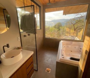 Cavalcante Ski Chalet | Experience Vila Libélula: Top-Rated Retreat with Hot Tub